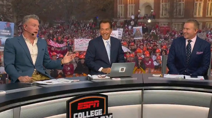 ภาพรวมสถานการณ์: สามโปรแกรมใหญ่ในจังหวะเดียวกัน