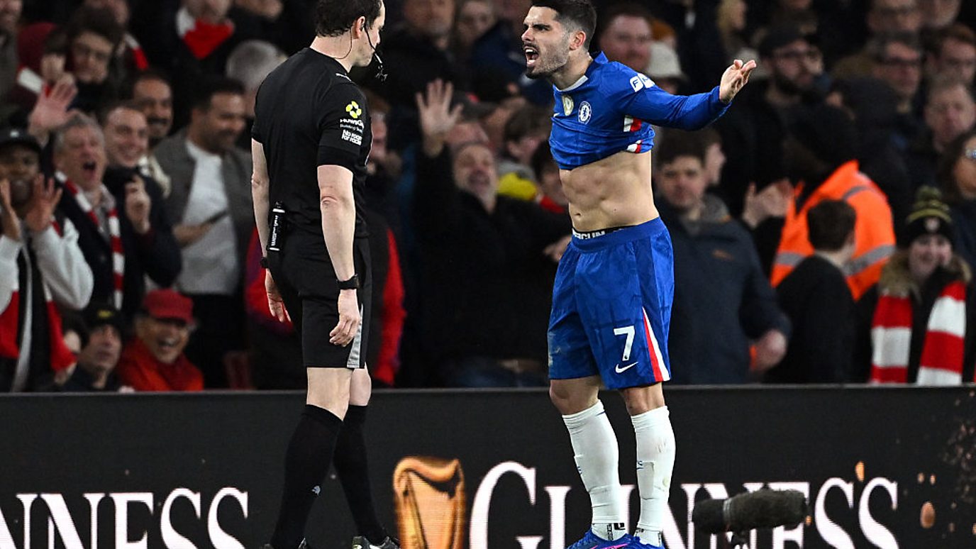 ทำไมเชลซีได้ใบแดงมากที่สุดกลุ่มบนตาราง?