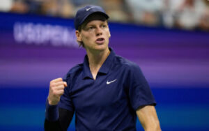 แยนนิค ซินเนอร์ ฝ่าฟันเข้าสู่รอบรองชนะเลิศ